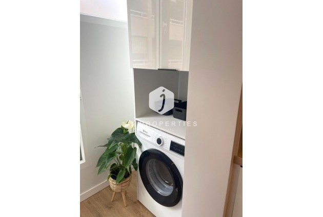 Resale - Apartment / flat -
Torrevieja - Paseo maritimo