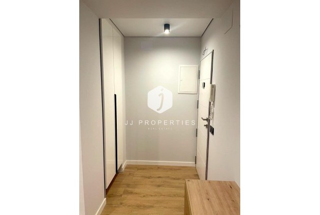 Resale - Apartment / flat -
Torrevieja - Paseo maritimo