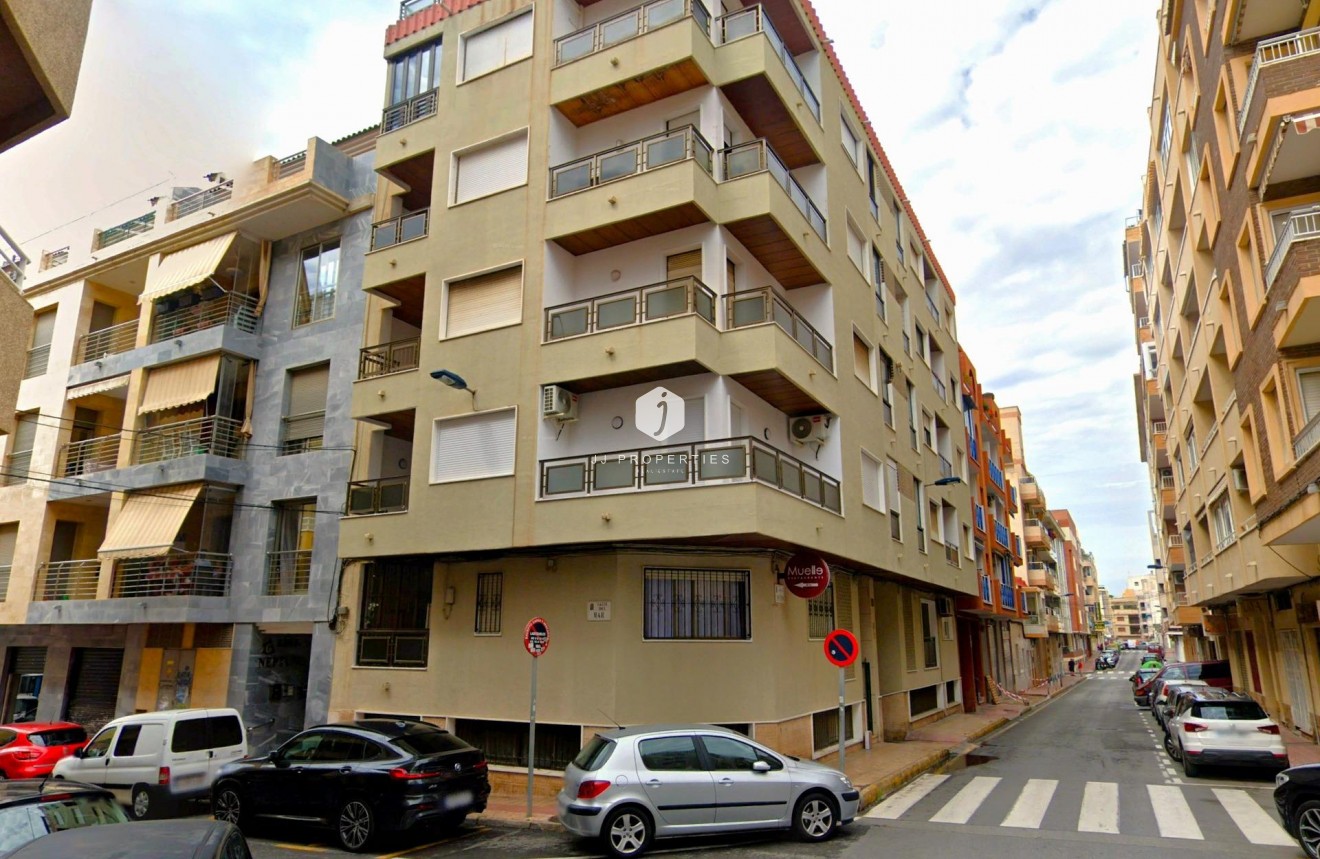 Resale - Apartment / flat -
Torrevieja - Paseo maritimo