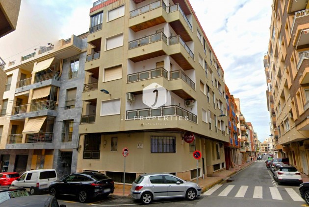 Resale - Apartment / flat -
Torrevieja - Paseo maritimo