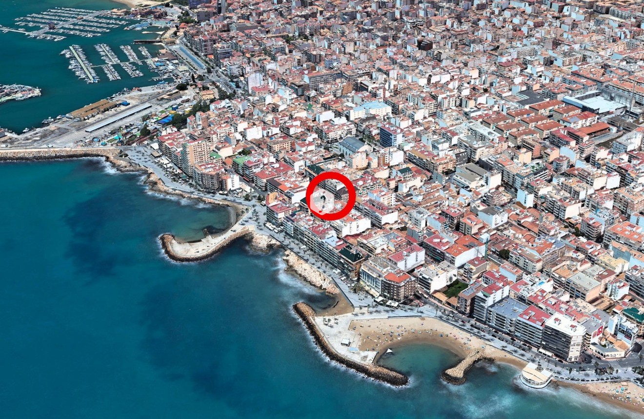 Resale - Apartment / flat -
Torrevieja - Paseo maritimo