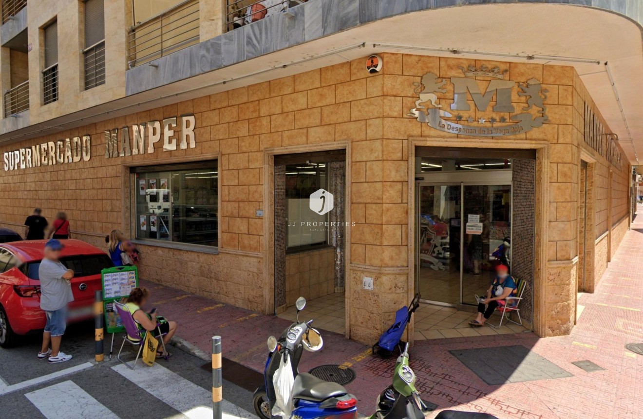 Resale - Apartment / flat -
Torrevieja - Paseo maritimo