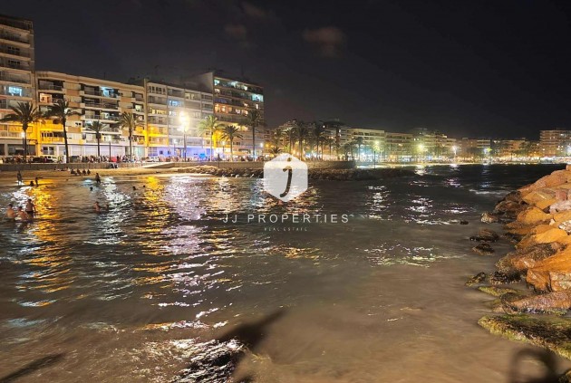 Resale - Apartment / flat -
Torrevieja - Paseo maritimo