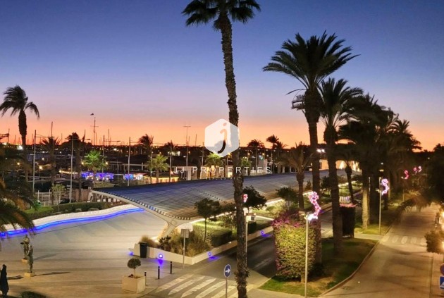 Resale - Apartment / flat -
Torrevieja - Paseo maritimo