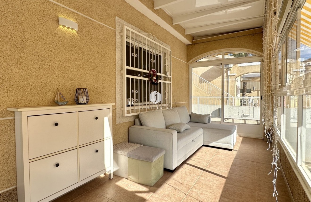 Aus zweiter Hand - Villa -
Orihuela Costa - Costa Blanca