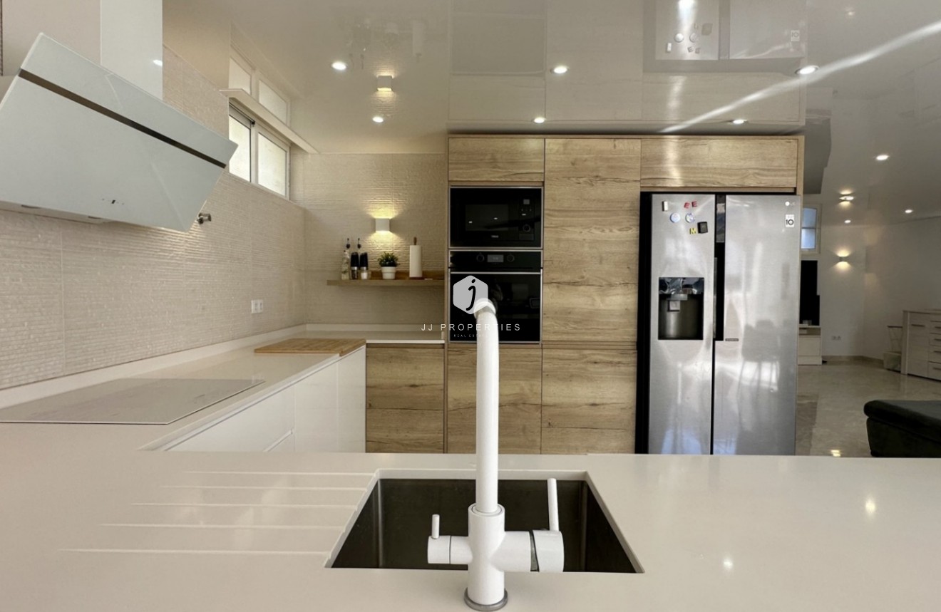 Aus zweiter Hand - Villa -
Orihuela Costa - Costa Blanca