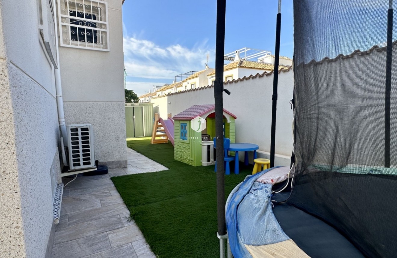 Aus zweiter Hand - Villa -
Orihuela Costa - Costa Blanca