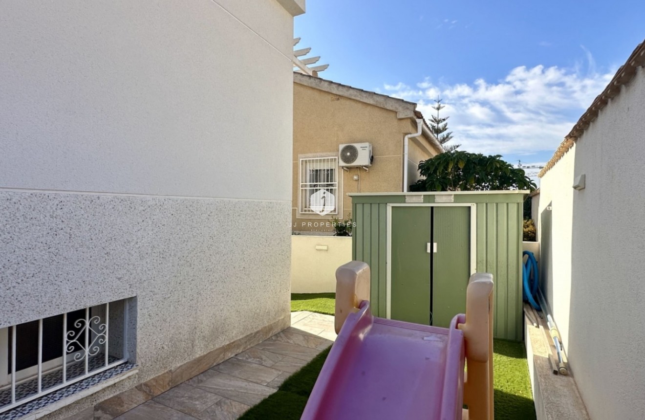 Aus zweiter Hand - Villa -
Orihuela Costa - Costa Blanca