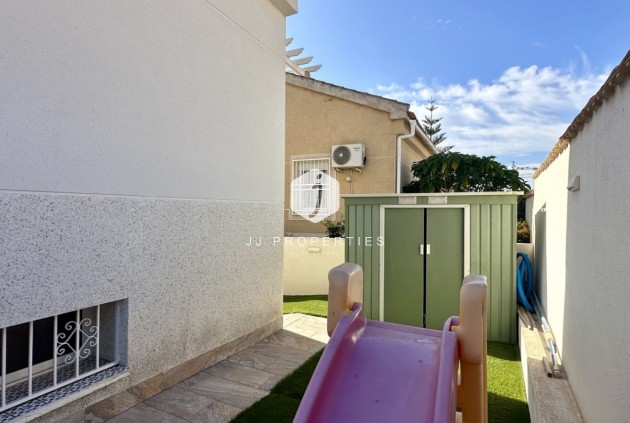 Aus zweiter Hand - Villa -
Orihuela Costa - Costa Blanca