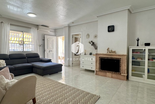 Aus zweiter Hand - Villa -
Orihuela Costa - Costa Blanca