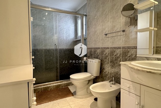 Aus zweiter Hand - Villa -
Orihuela Costa - Costa Blanca