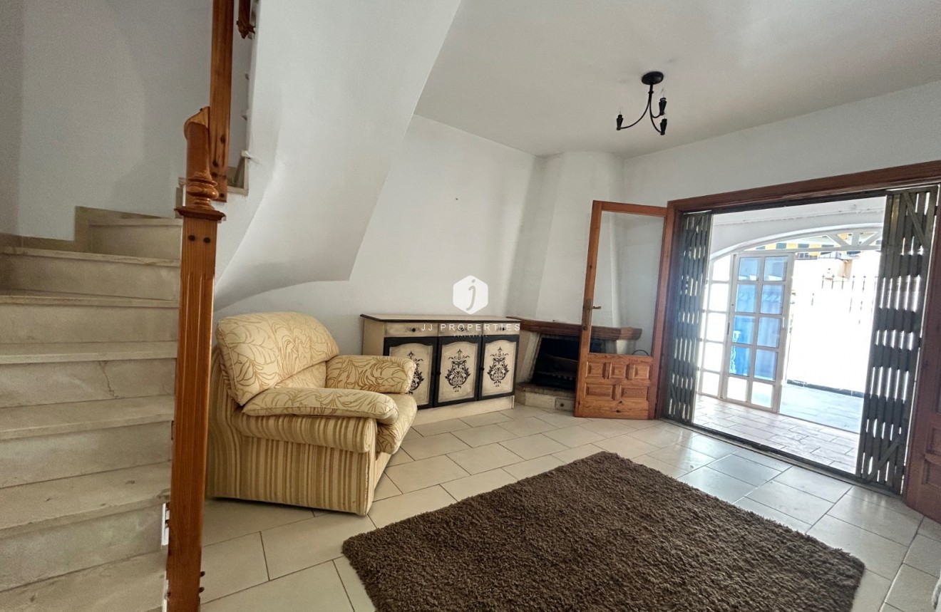 Resale - Chalet -
El Chaparral - Inland