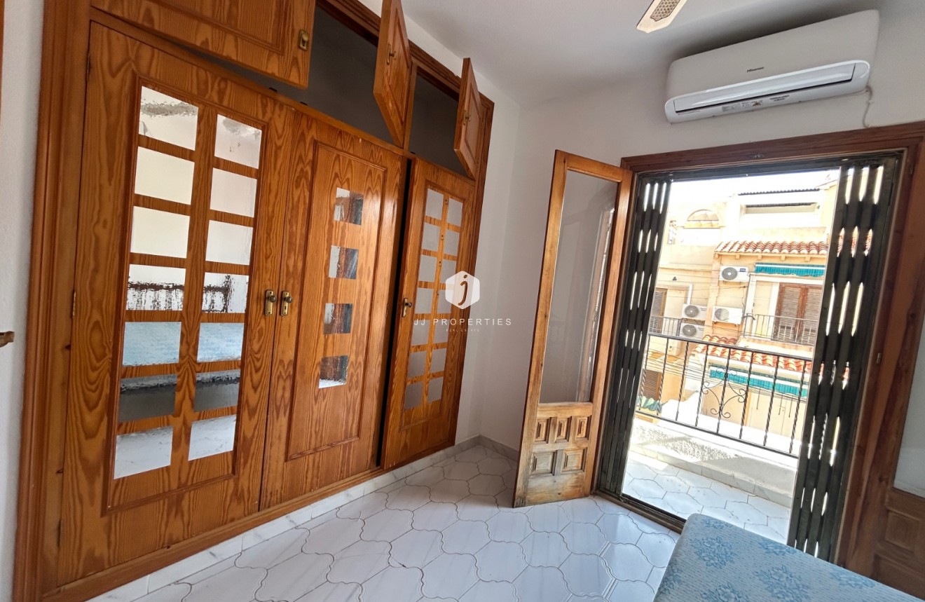 Resale - Chalet -
El Chaparral - Inland