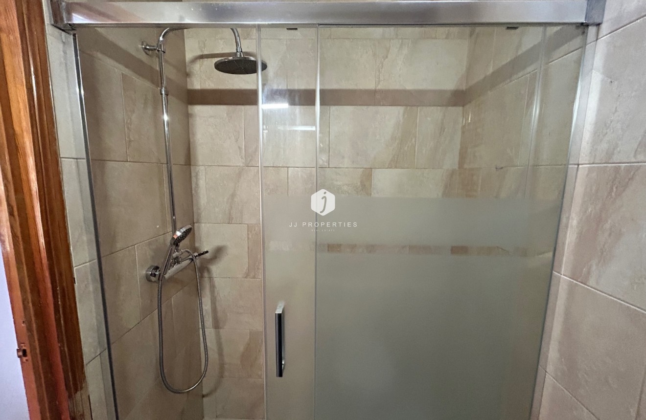 Resale - Chalet -
El Chaparral - Inland