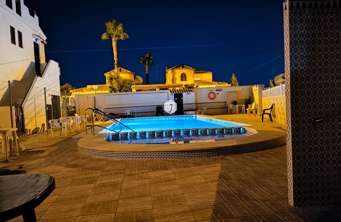 Resale - Chalet -
El Chaparral - Inland