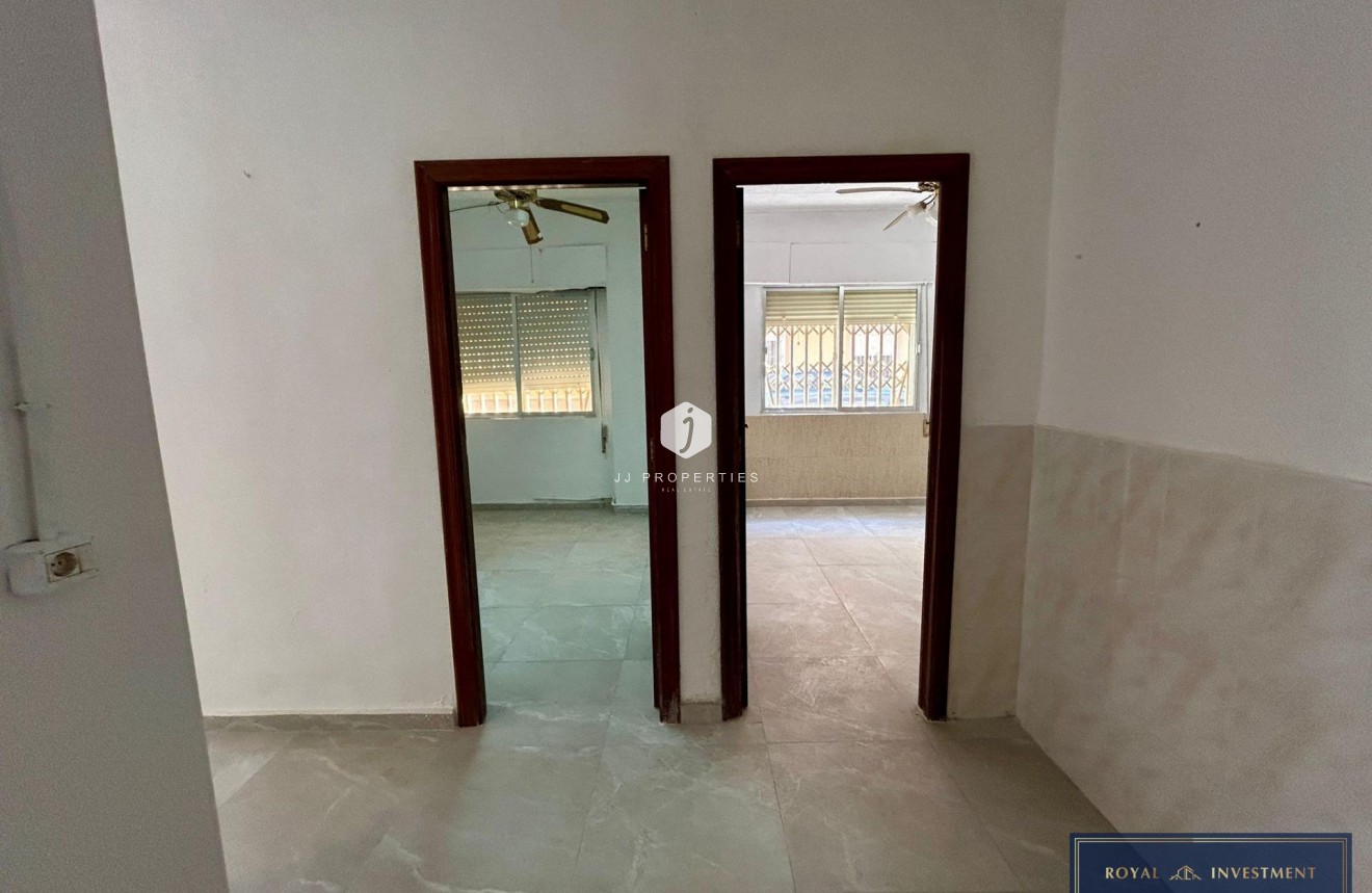 Aus zweiter Hand - Wohnung -
Torrevieja - Centro