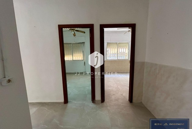 Aus zweiter Hand - Wohnung -
Torrevieja - Centro