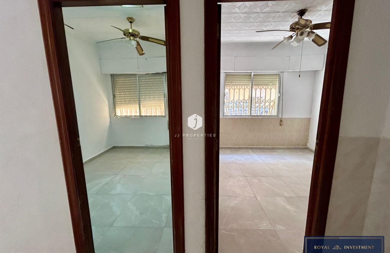 Aus zweiter Hand - Wohnung -
Torrevieja - Centro