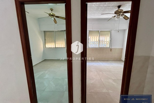 Aus zweiter Hand - Wohnung -
Torrevieja - Centro