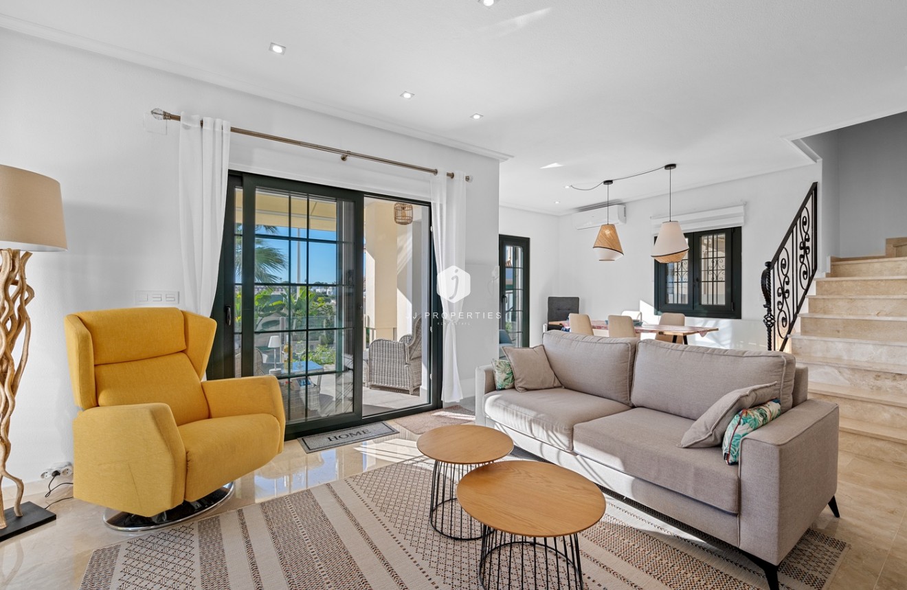 Aus zweiter Hand - Villa -
Orihuela Costa - Costa Blanca