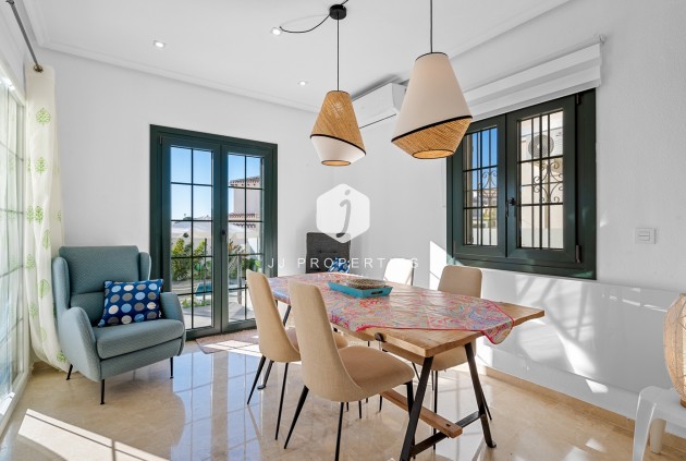 Aus zweiter Hand - Villa -
Orihuela Costa - Costa Blanca