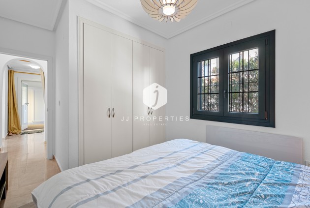 Aus zweiter Hand - Villa -
Orihuela Costa - Costa Blanca