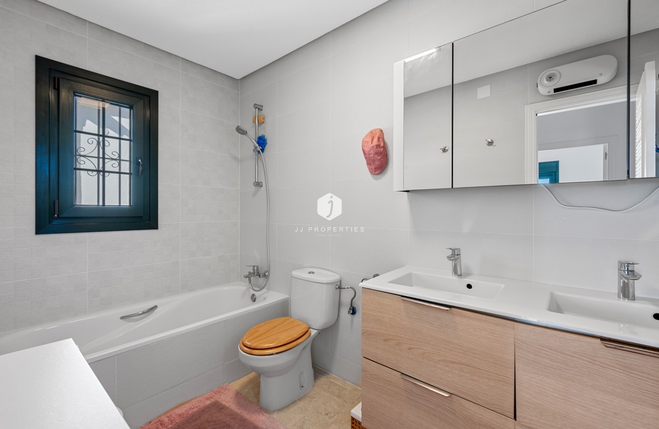 Aus zweiter Hand - Villa -
Orihuela Costa - Costa Blanca