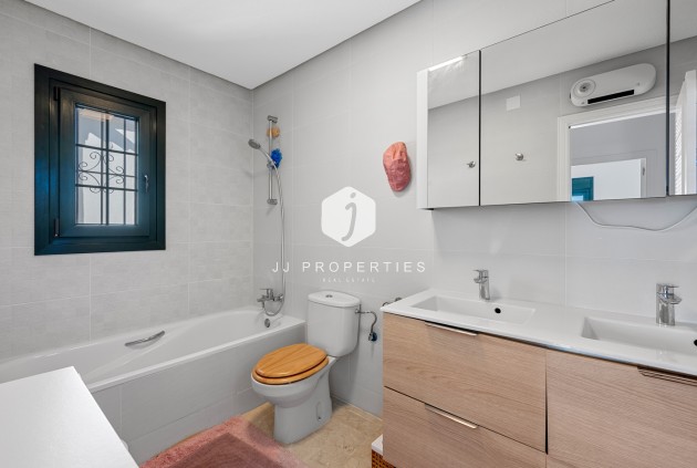 Aus zweiter Hand - Villa -
Orihuela Costa - Costa Blanca