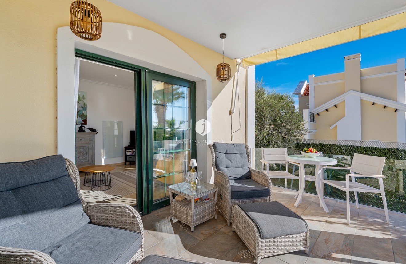 Aus zweiter Hand - Villa -
Orihuela Costa - Costa Blanca