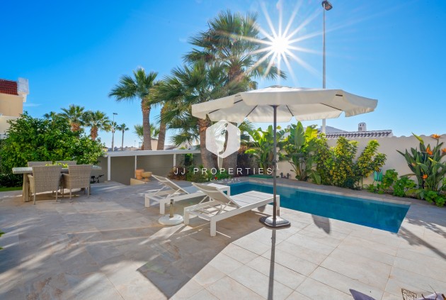 Aus zweiter Hand - Villa -
Orihuela Costa - Costa Blanca