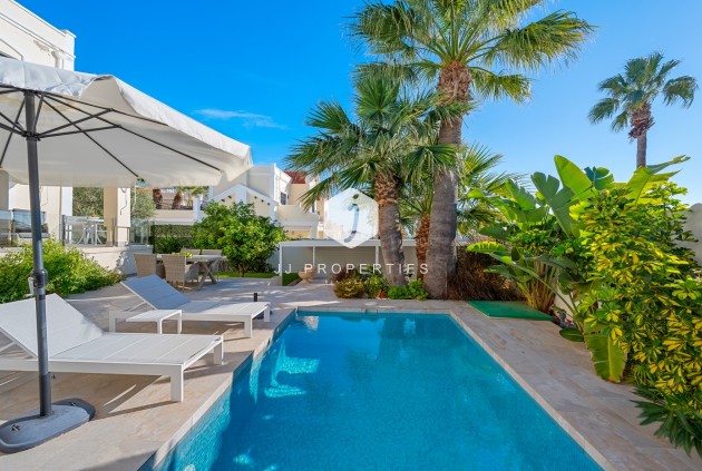 Aus zweiter Hand - Villa -
Orihuela Costa - Costa Blanca