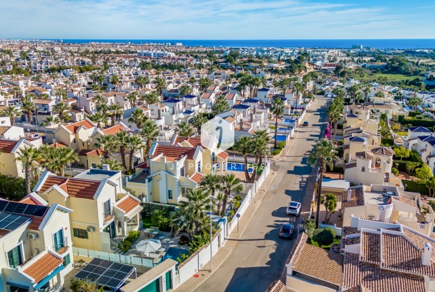 Aus zweiter Hand - Villa -
Orihuela Costa - Costa Blanca