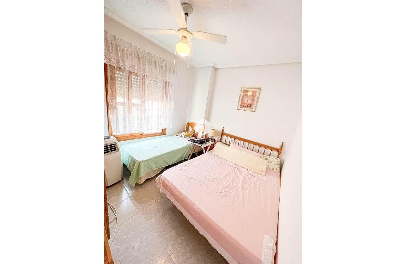 Aus zweiter Hand - Chalet -
Torrevieja - Playa del Cura