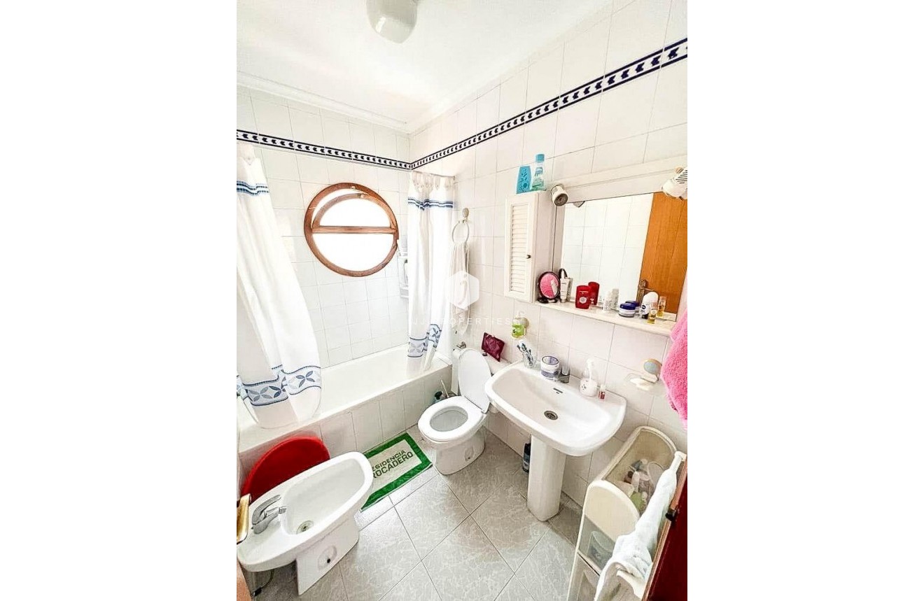 Aus zweiter Hand - Chalet -
Torrevieja - Playa del Cura