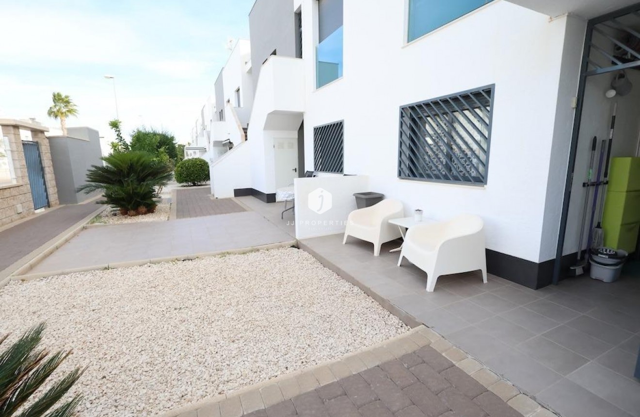 Resale - Bungalow -
Orihuela Costa - Costa Blanca