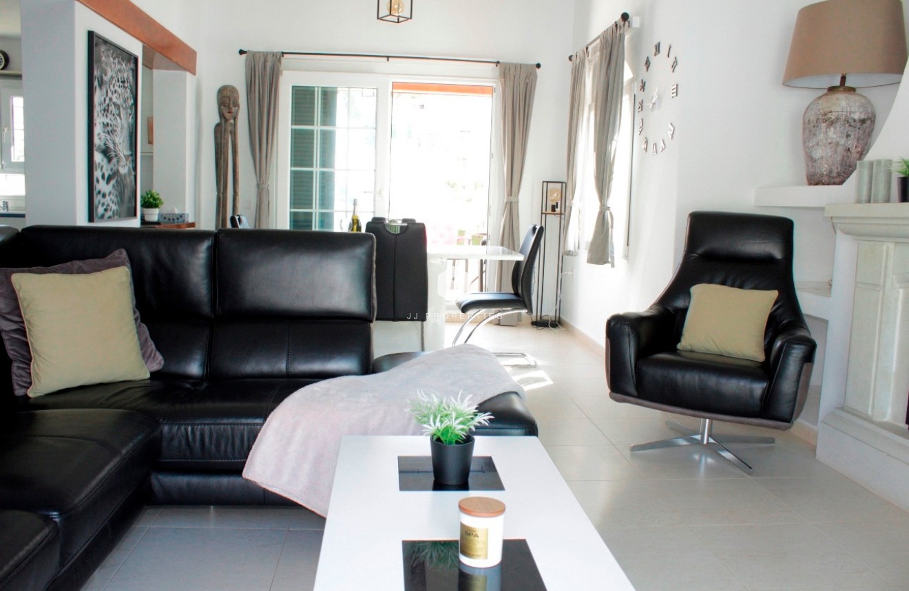 Aus zweiter Hand - Villa -
Orihuela Costa - Costa Blanca