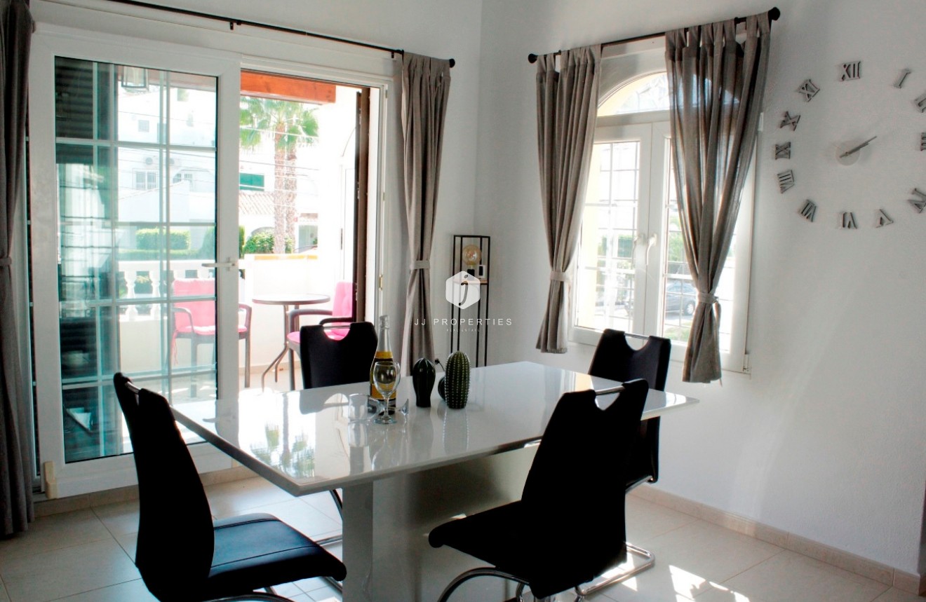 Aus zweiter Hand - Villa -
Orihuela Costa - Costa Blanca