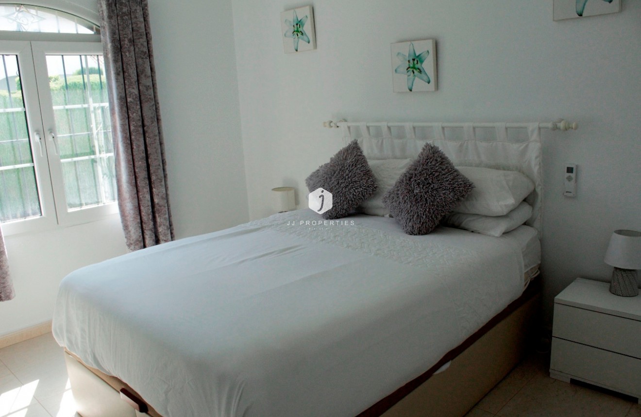 Aus zweiter Hand - Villa -
Orihuela Costa - Costa Blanca