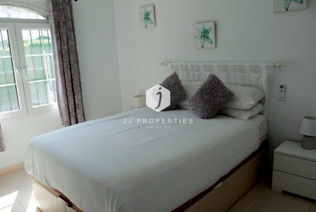 Aus zweiter Hand - Villa -
Orihuela Costa - Costa Blanca