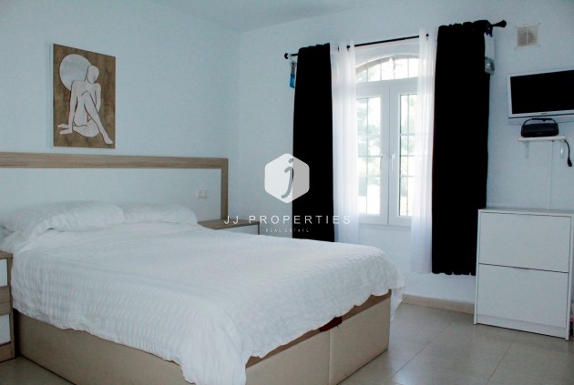 Aus zweiter Hand - Villa -
Orihuela Costa - Costa Blanca