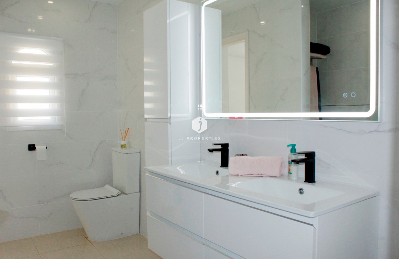 Aus zweiter Hand - Villa -
Orihuela Costa - Costa Blanca