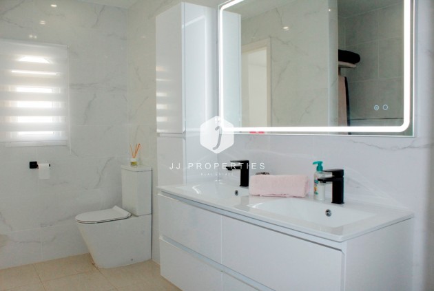 Aus zweiter Hand - Villa -
Orihuela Costa - Costa Blanca