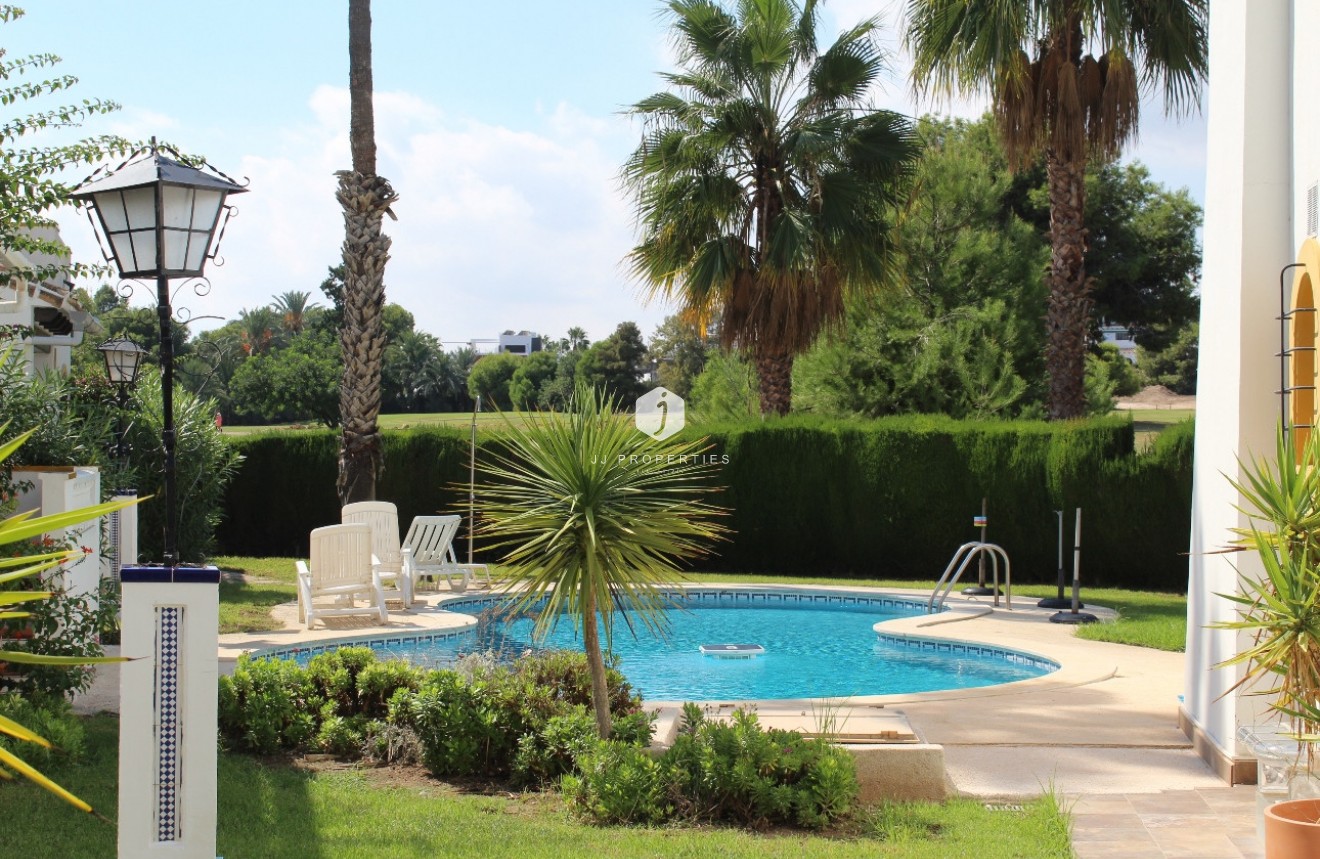 Aus zweiter Hand - Villa -
Orihuela Costa - Costa Blanca