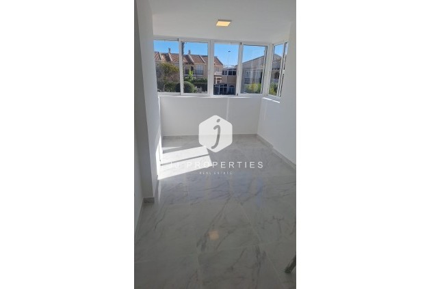 Tweedehands - Chalet -
Torrevieja - aguas nuevas