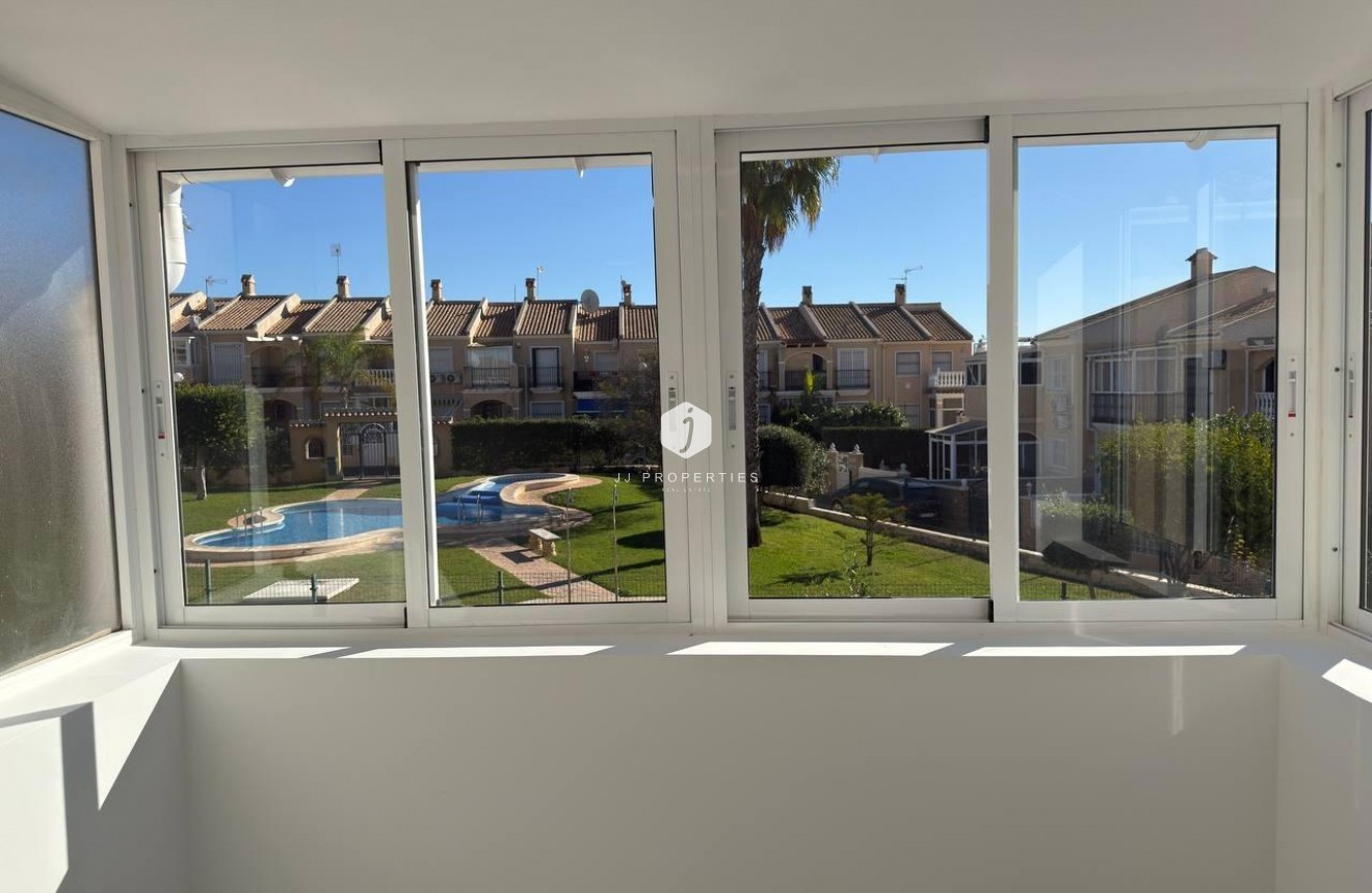 Tweedehands - Chalet -
Torrevieja - aguas nuevas