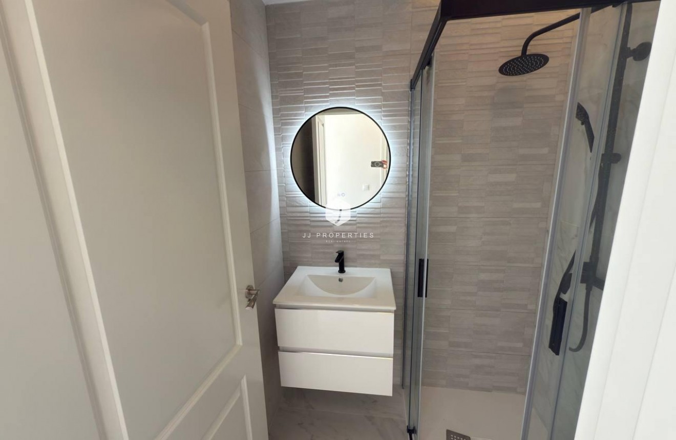 Tweedehands - Chalet -
Torrevieja - aguas nuevas