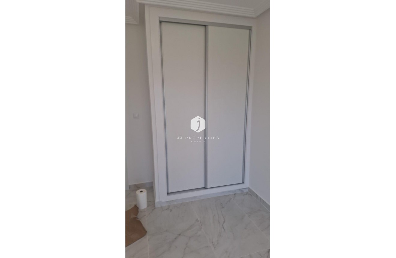 Tweedehands - Chalet -
Torrevieja - aguas nuevas