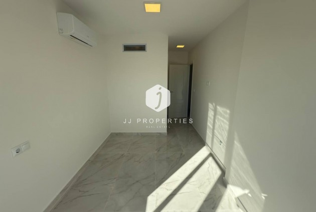 Tweedehands - Chalet -
Torrevieja - aguas nuevas