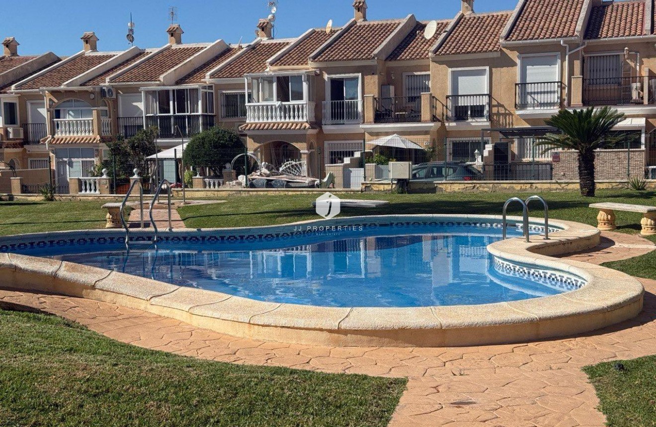 Tweedehands - Chalet -
Torrevieja - aguas nuevas