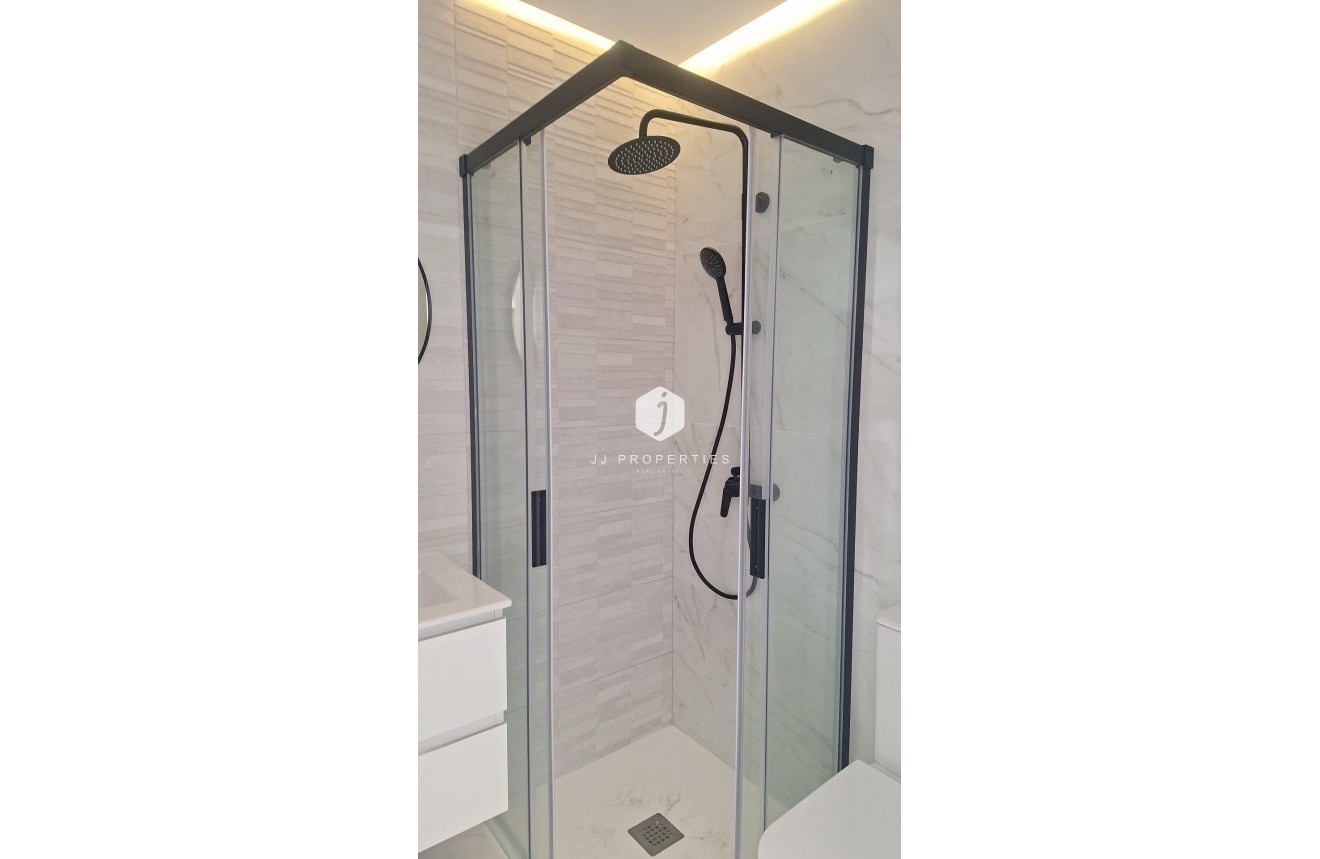 Tweedehands - Chalet -
Torrevieja - aguas nuevas